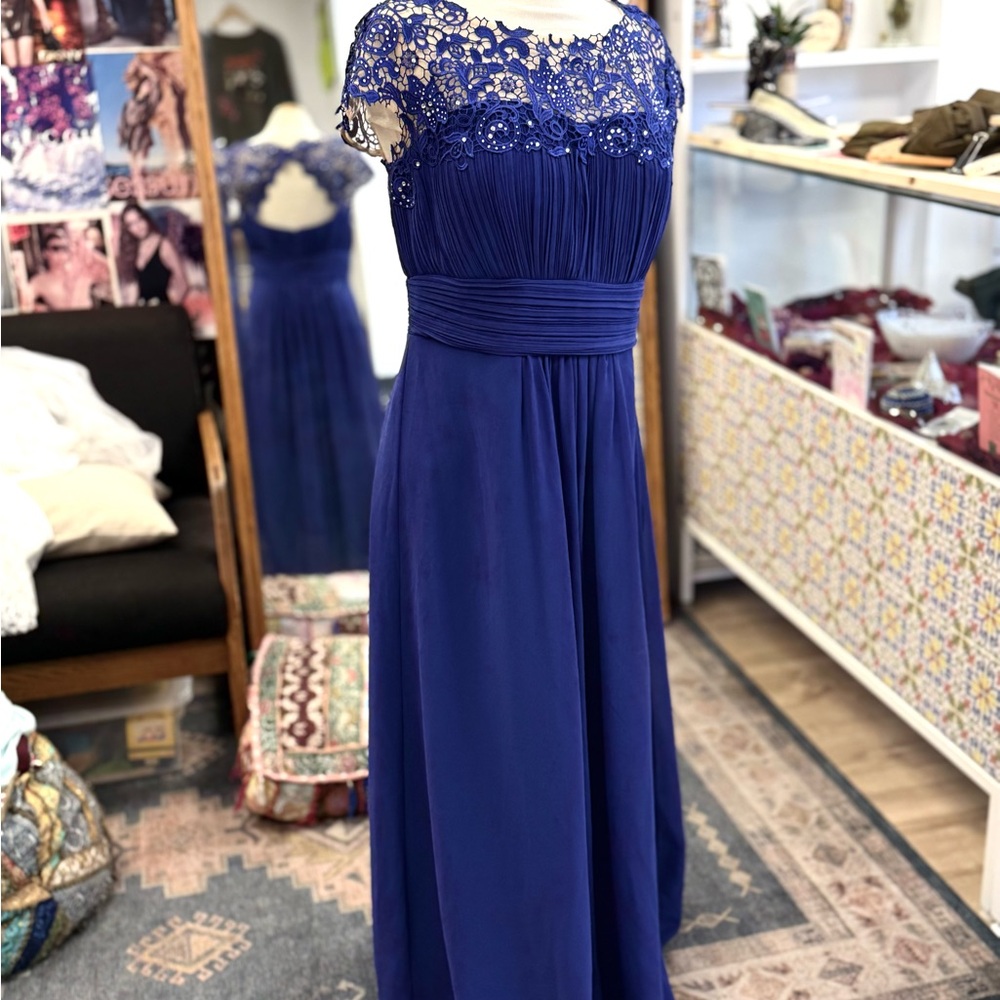 Classic Blue Lace Evening Dress